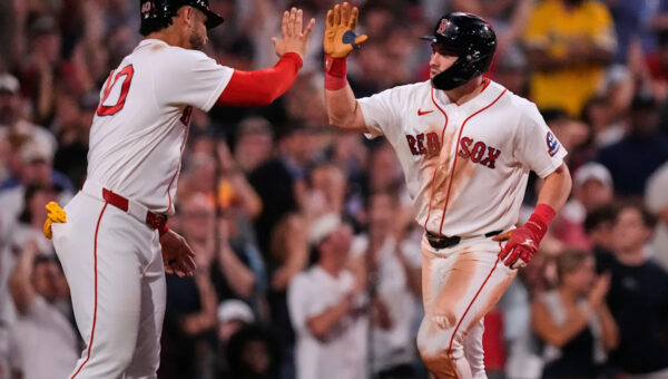 Durbin homers to break tie in the Red Sox's 6-3 win over the Yankees