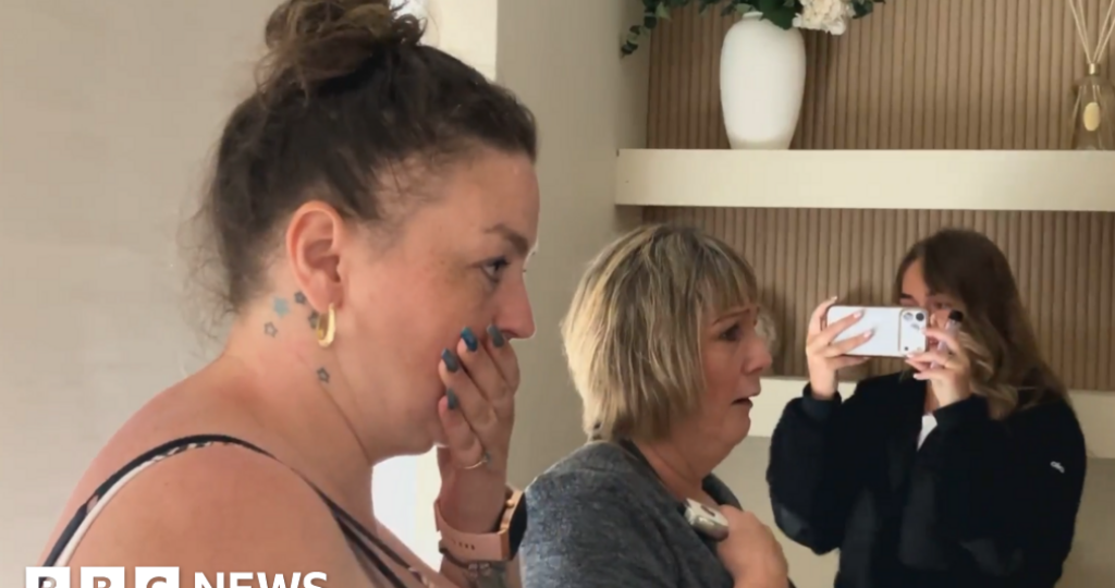 Mum 'speechless' as strangers transform her home