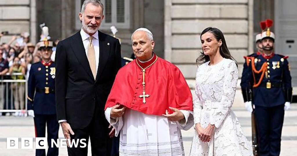 Pope begins Spain visit with praise for country's opposition to war and support for migrants