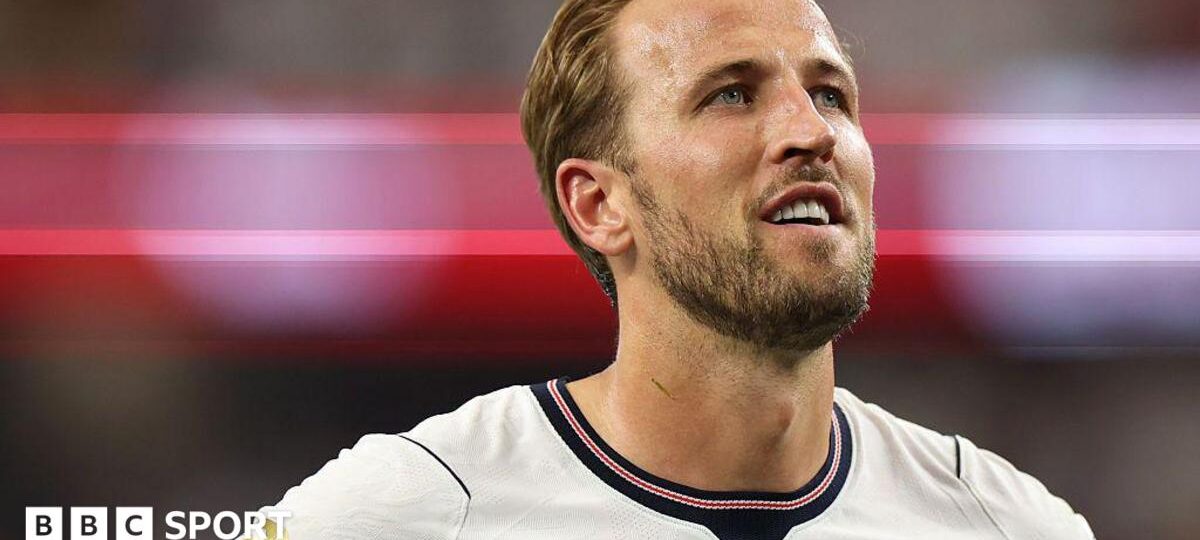 Kane is England's greatest striker, says Lineker