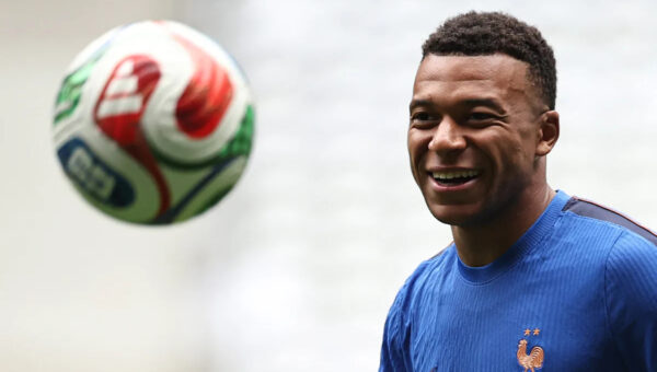 FC Breakfast: Mbappé’s perfect namesake, Khusanov’s classy act