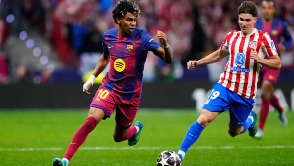 Fabrizio Romano details why Julian Alvarez could get Barcelona move after latest admission