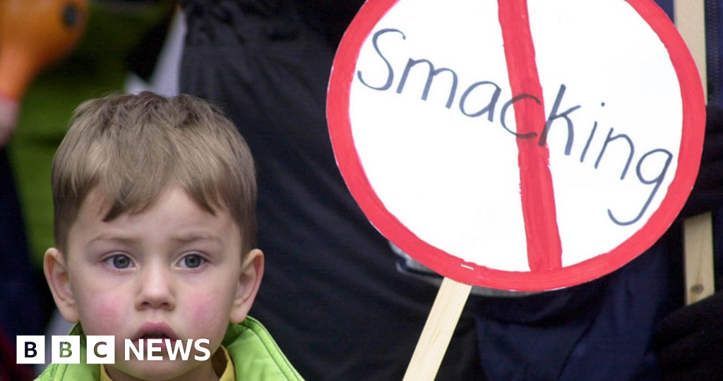 Smacking children could lead to lower GCSE grades, study suggests
