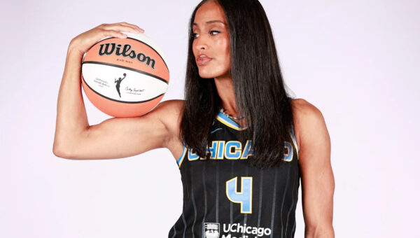 Former Notre Dame womens basketball star leads Sky to win over Sun