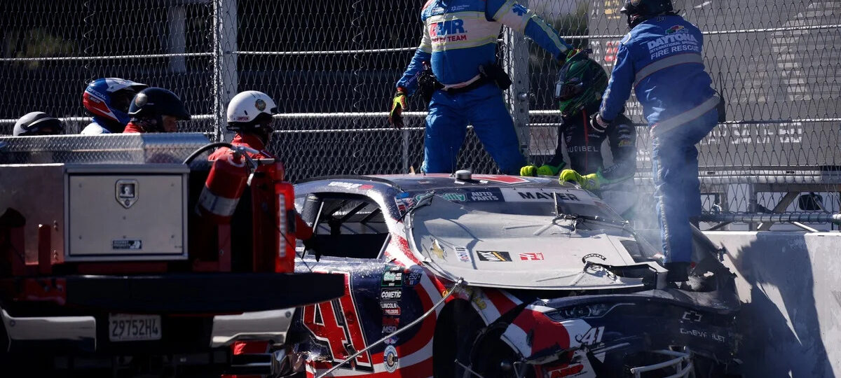 Sam Mayer breaks wall in massive restart pileup, collecting over 20 cars