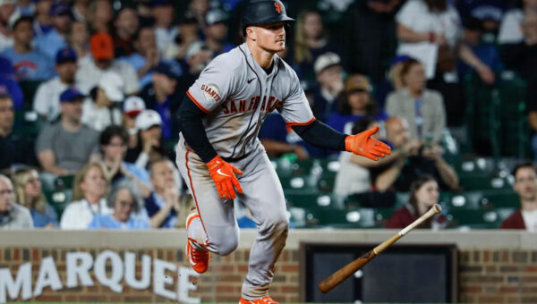 Giants Put Together 10th-Inning Rally, Edge Cubs 2-1
