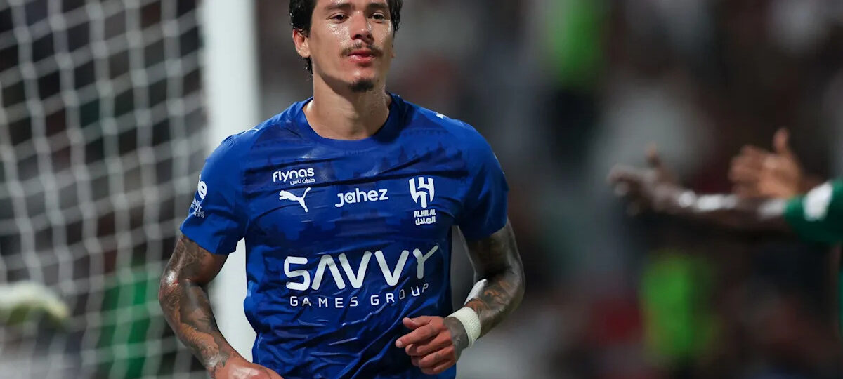 Premier League clubs ready to compete with Barcelona in the race to sign Uruguayan forward