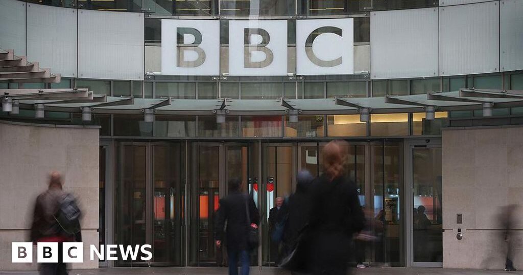 BBC announces 550 job cuts as first part of £500m savings plan