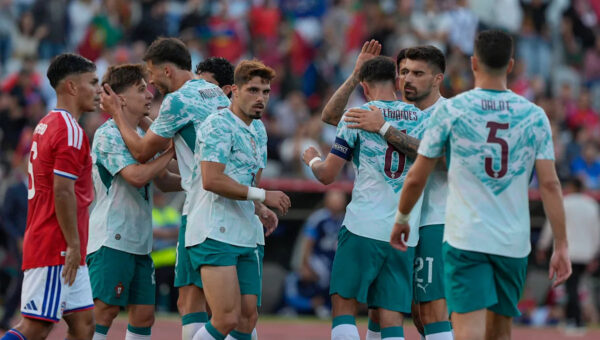 Bruno Fernandes and Gonçalo Guedes Fire Portugal Past Chile