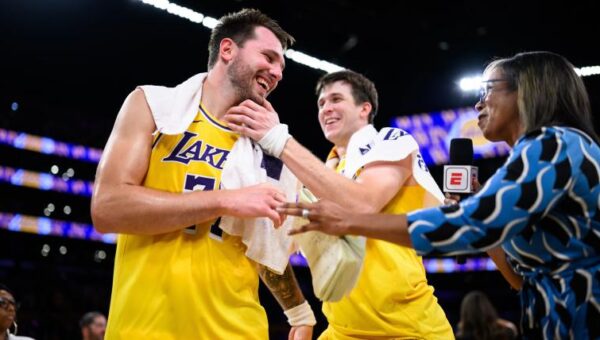 Lakers predicted to sign $48 million All-Defensive center, NBA champion