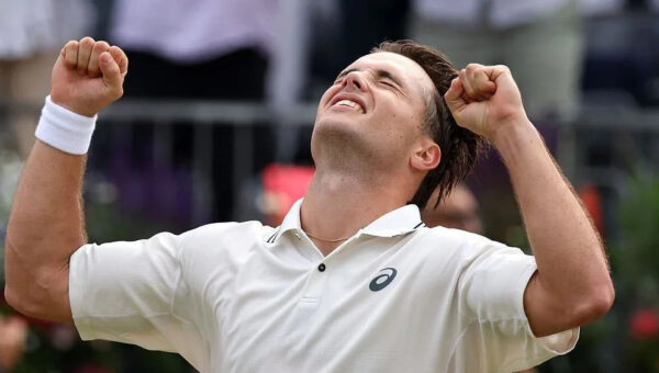 Fery beats Mannarino to reach Queen’s quarter-finals