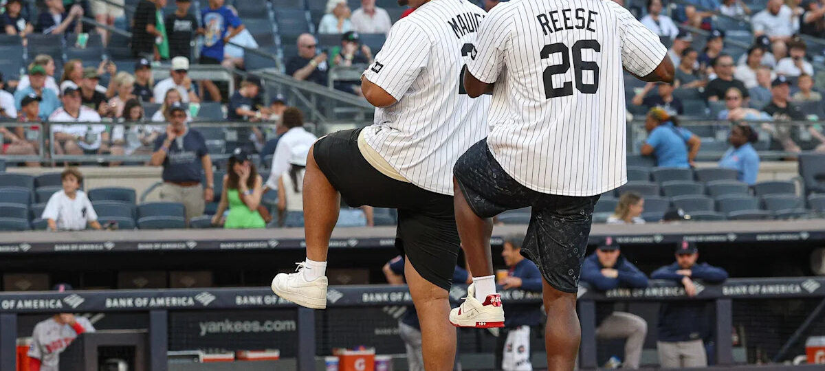 See it: New York Giants rookies throw out first pitch at Yankees game
