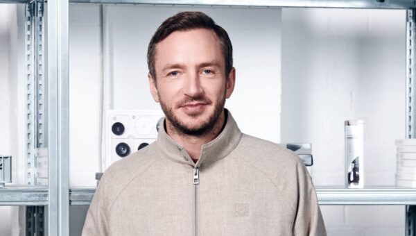 The more AI this marketing chief exec uses, the less scared he gets