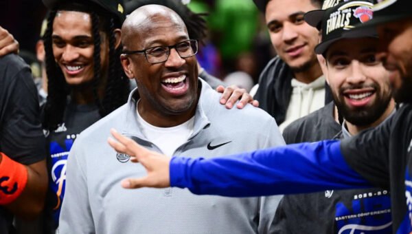Knicks coach Mike Brown randomly busts out 2000 pop song on media day