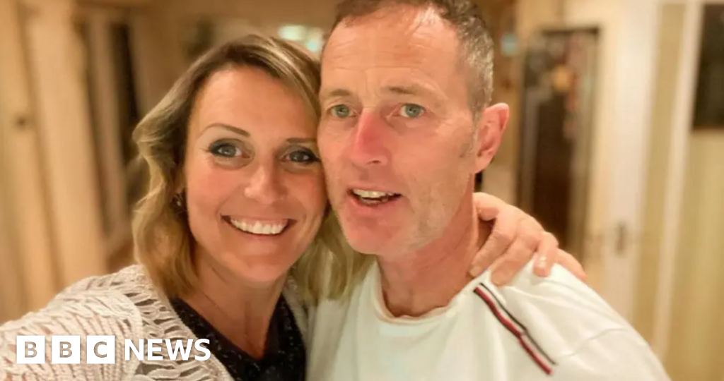 Son calls for Iran prisoner exchange for British pair