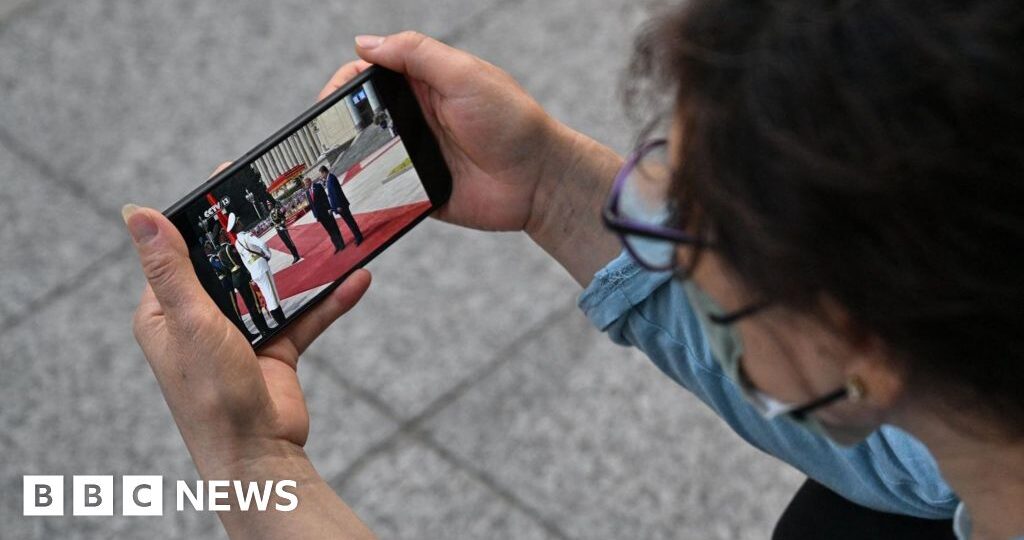 Trust in news hits a new low, research suggests