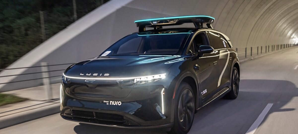 Uber will bring its premium robotaxi service to Houston in 2027