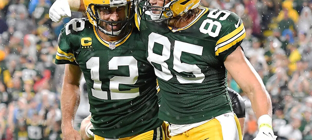 Aaron Rodgers reunites with former Packers tight end