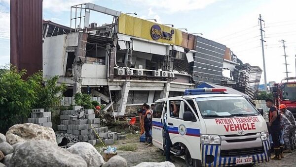 Major Quake Off Philippines Kills At Least 15, Triggers Tsunami Warnings