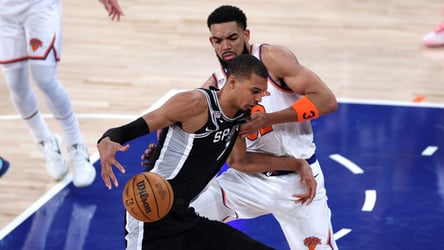 Knicks’ Mike Brown on free throw discrepancy in Game 3 loss to Spurs: ‘I never thought I’d see that in an NBA Finals game’