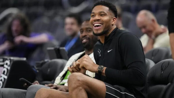 Lakers linked to massive four-team Giannis Antetokounmpo trade for $106 million shot-blocking star