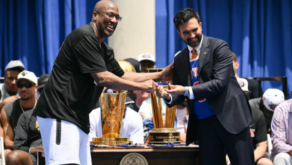 The hilarious reason Mike Brown rocked a ’10 weeks’ shirt at New York Knicks title parade