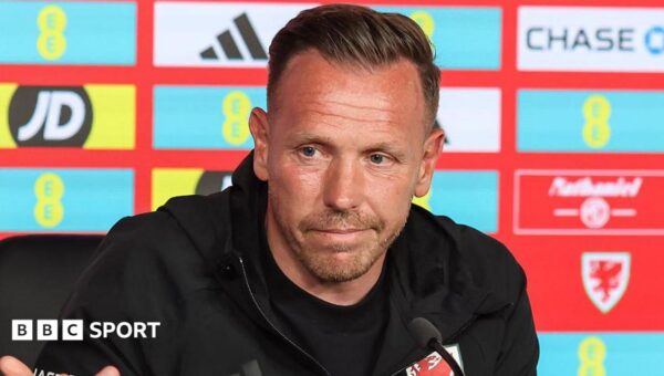 Bellamy to stay with Wales as Burnley move off