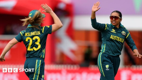 Australia begin World Cup with win over South Africa
