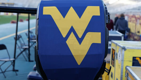 5 people injured at West Virginia NCAA super regionals game due to high winds and severe thunderstorms
