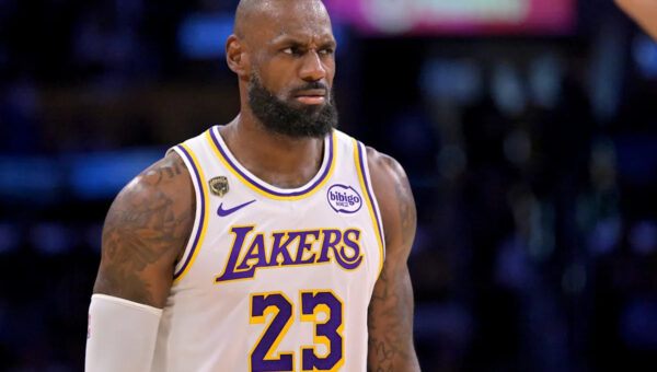 LeBron James roasts San Antonio while explaining Knicks’ NBA Finals advantage