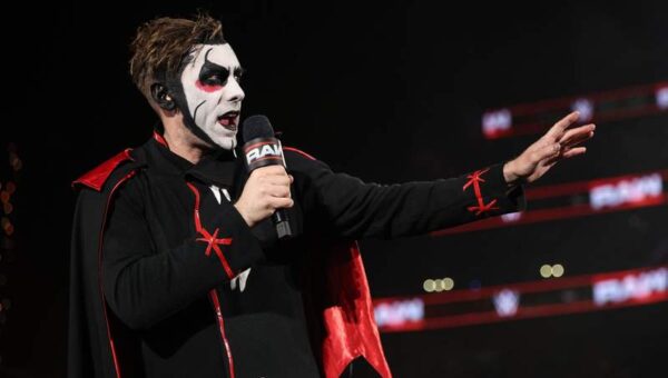 WWE superstar Danhausen reacts to the New York Knicks’ 43-day undefeated run