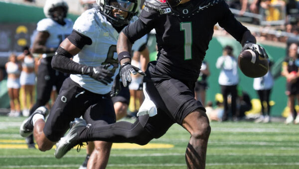 Oregon Ducks have potent passing connection USC must defend against