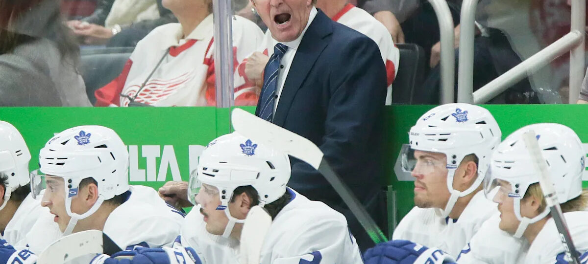 Players' union asks NHL for a Mike Babcock investigation if Oilers want to hire him, AP sources say
