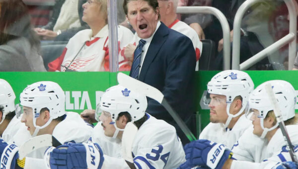 Players’ union asks NHL for a Mike Babcock investigation if Oilers want to hire him, AP sources say