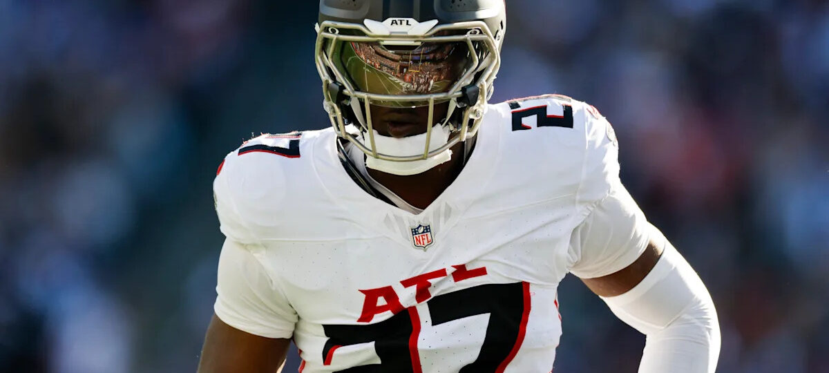 Sacks leader Pearce returns to Falcons for minicamp following a tumultuous offseason