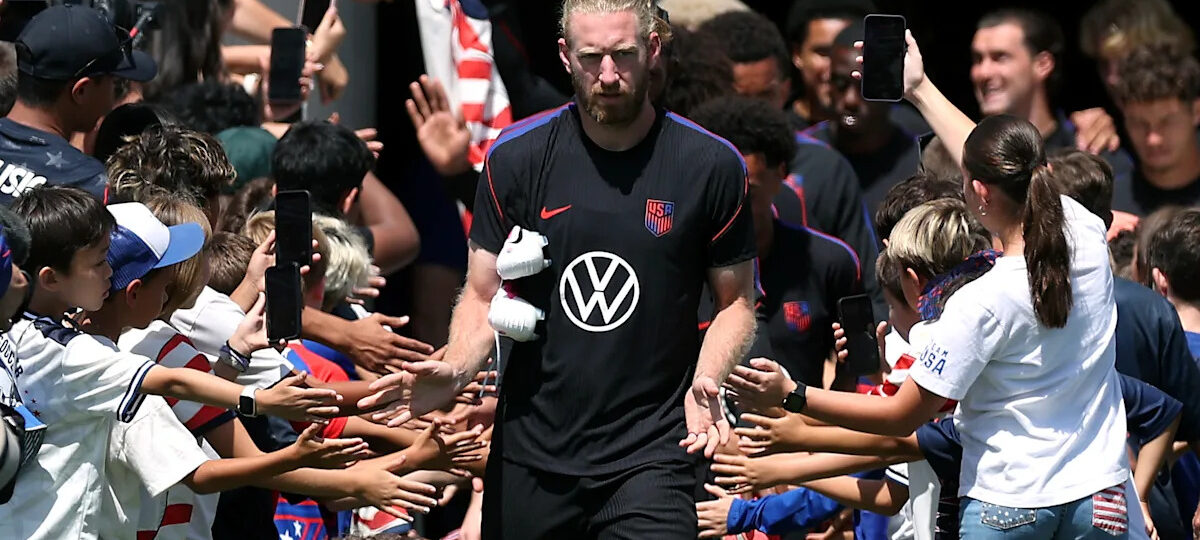 USMNT gets big welcome as World Cup base camp opens in Southern California