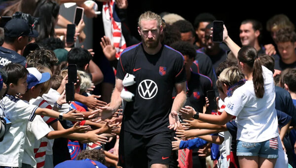 USMNT gets big welcome as World Cup base camp opens in Southern California