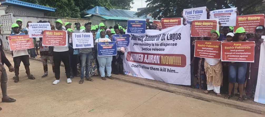 Residents protest at Lagos Assembly over detention of community leader, Hammed Tajudeen