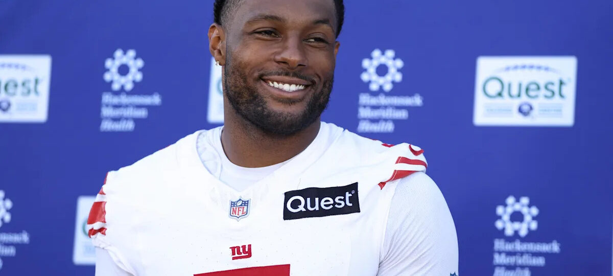 Kayvon Thibodeaux worried about greatness, not trade speculation