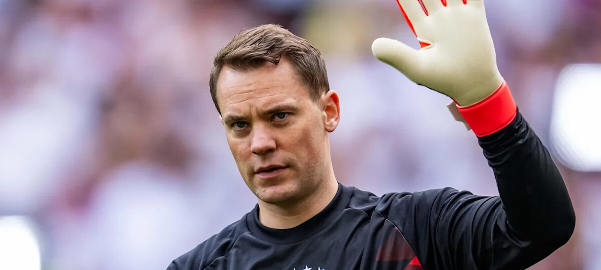 Manuel Neuer back in team training with Germany