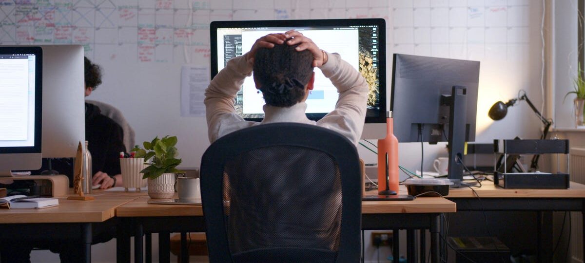 I study mentally strong people. Here are 5 signs you're overwhelmed at work — not burned out