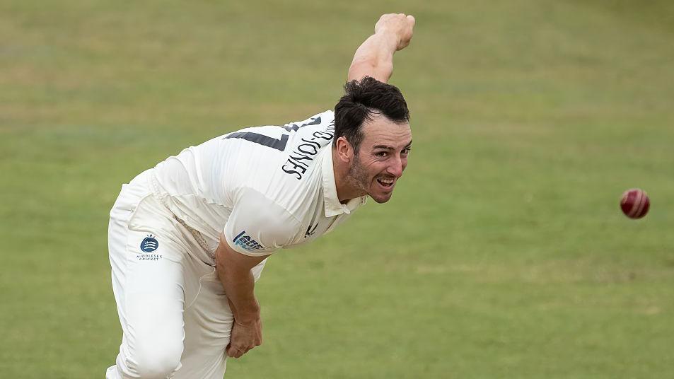 Roland-Jones burst gives Middlesex edge over Pears
