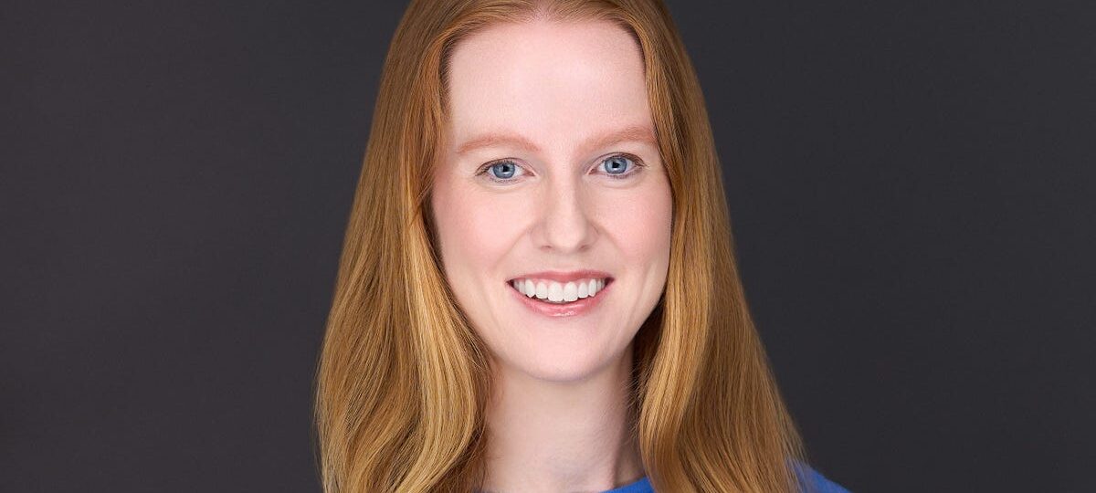 A dietitian and professional track coach shares her 3 tips for building muscle and losing fat