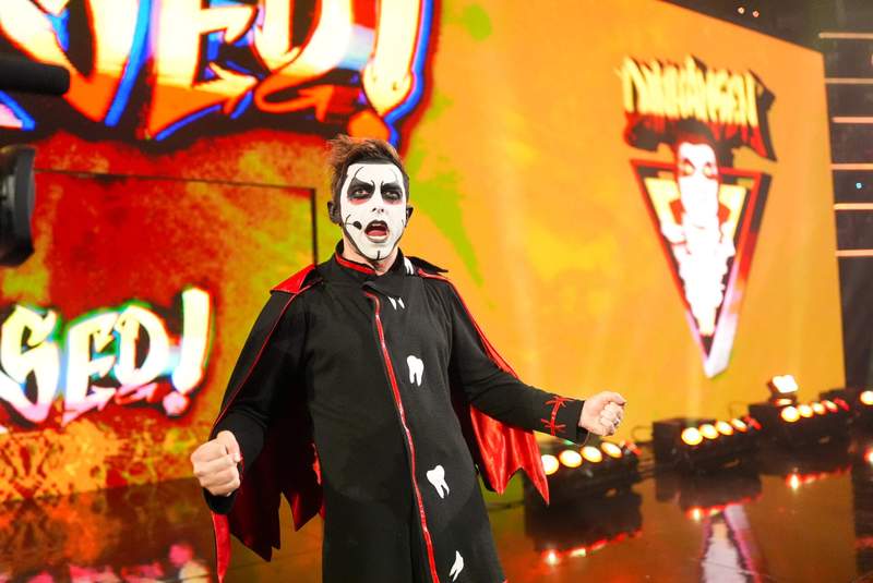 WWE star Danhausen reacts as the New York Knicks lose to the San Antonio Spurs