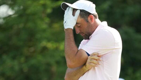 Scottie Scheffler had a shocking glaring weakness in his game during round one of the Memorial