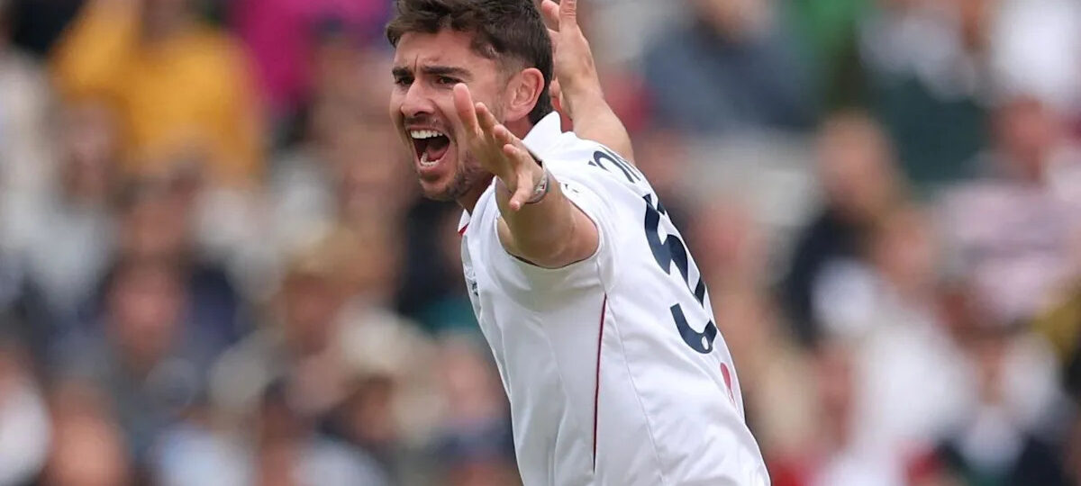 Conway and Phillips defy England's push for victory over NZ