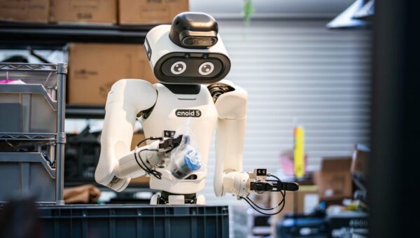 Delivery robot startup Robot.com is betting its next act on workplace humanoids