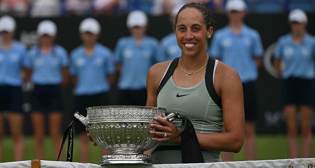 Keys beats Maria for third Eastbourne title