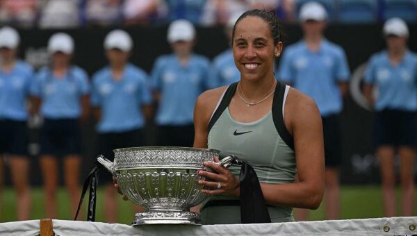 Keys beats Maria for third Eastbourne title