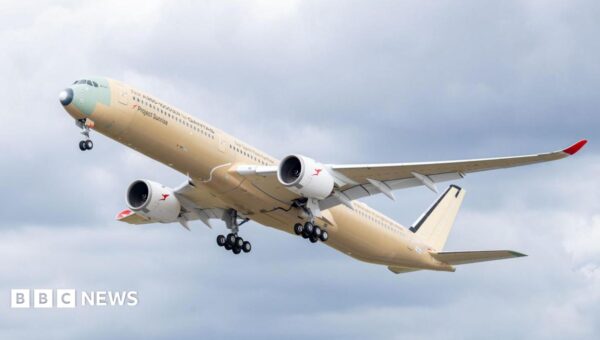 The first non-stop London to Sydney flight is coming – with challenges